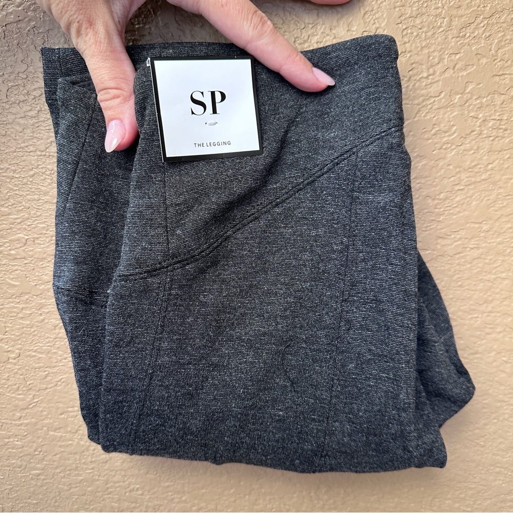 The Legging Instantly Slimming White House Black Label